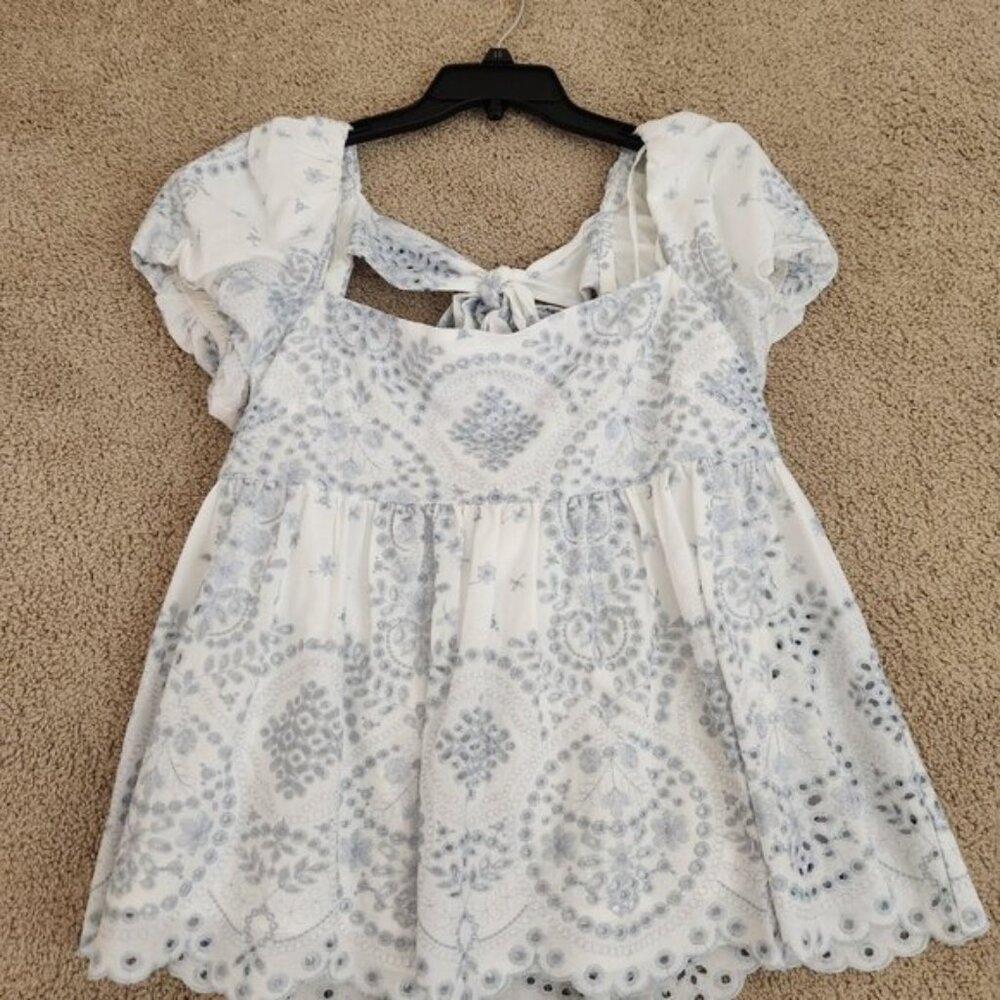 Antonio Melani Born Fifth Blue White Embroidered Eyel Puff Sleeve Blouse…